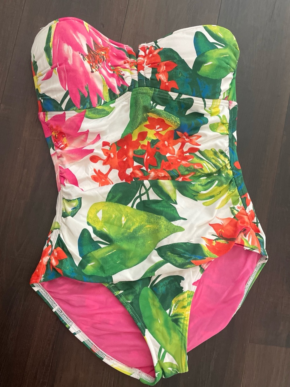 Women’s Tommy Bahama Floral One-Piece Swimsuit in White/Pink/Green.
Size 6